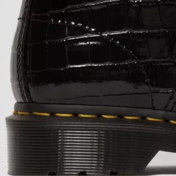 Dr. Martens 1460 Womens Patent Leather Croc Embossed Size 8 NEW - Picture 4 of 14